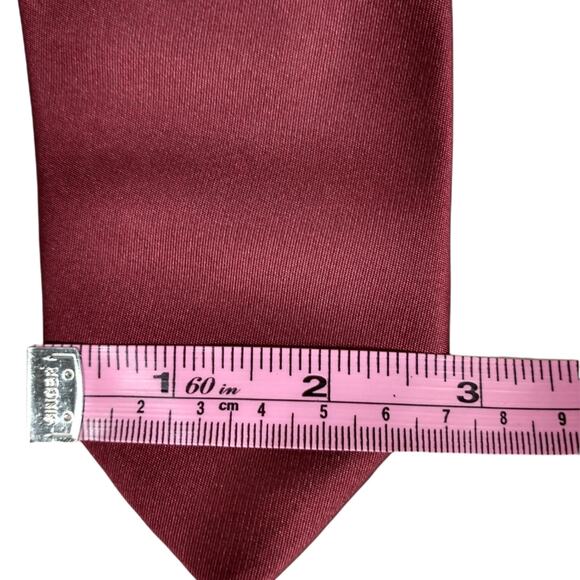 Michael Kors Necktie Men's Red Slim Style 2.75 inch wide  57 Length Tie - Picture 4 of 8